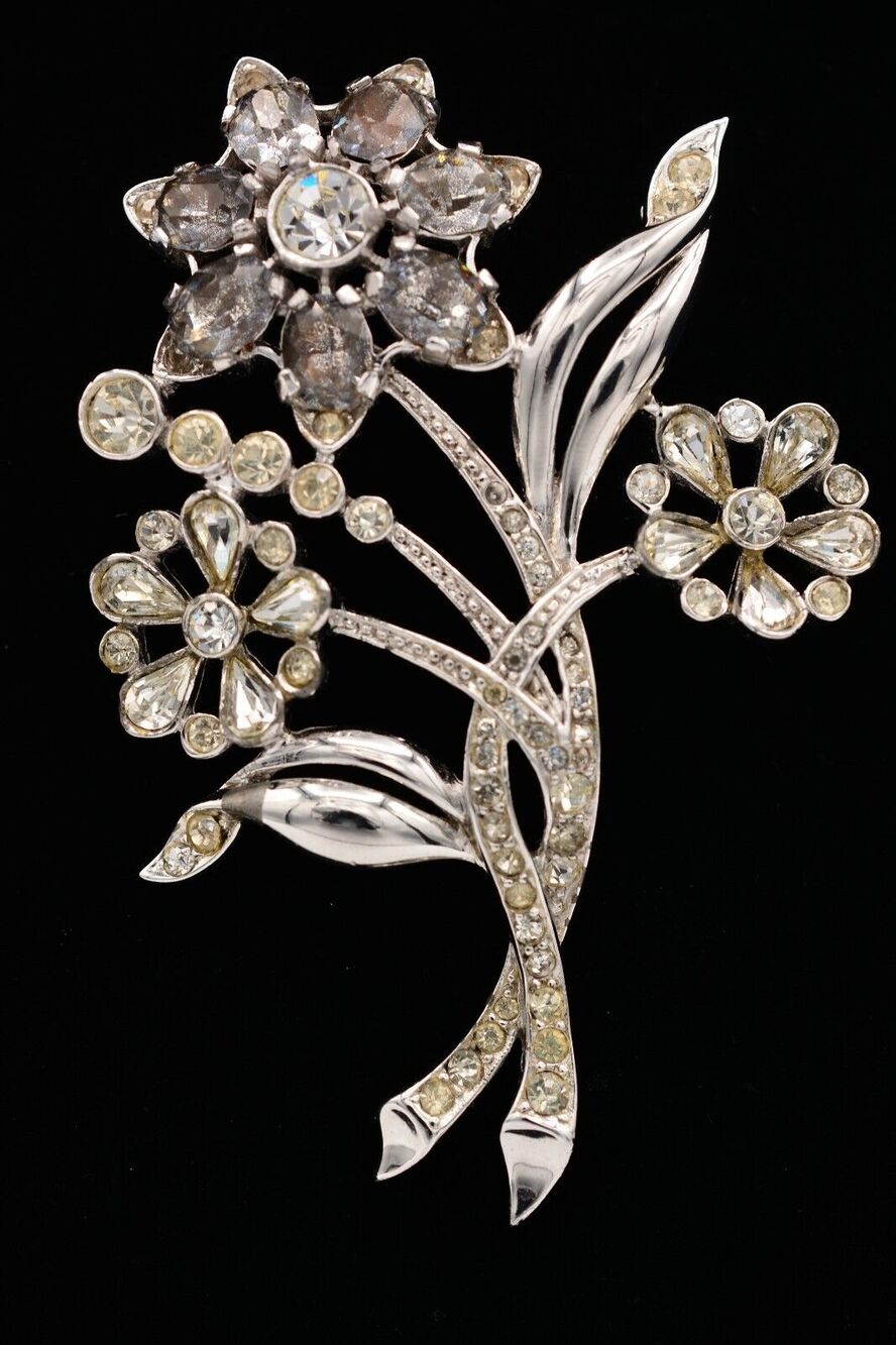 Vintage Flower Crystal Pin Brooch Rhinestone Silver Tone Sparkling Heavy Bin4
